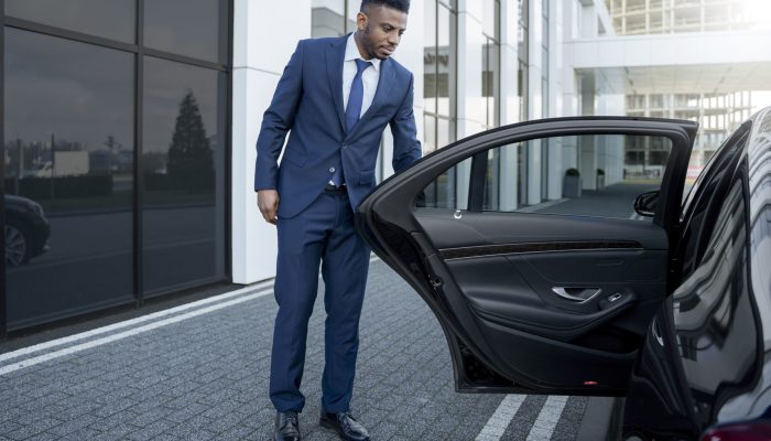elegant-uber-driver-giving-taxi-ride
